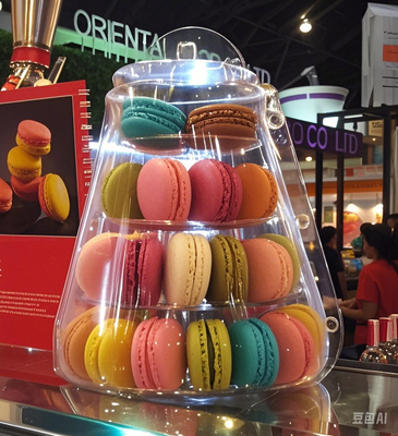 Macaron 48 Paketleme Macaron Plastik Tepsiler Macaron Hediye Kartonları Enjeksiyon Kalıplama