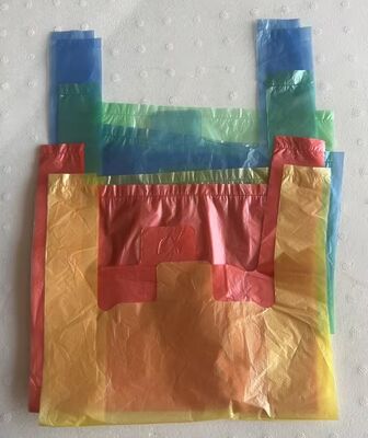Yüksek Darbe Direncine Sahip Özelleştirilmiş Ambalajlı HDPE Alışveriş Çantaları ve Geri Dönüştürülebilir Plastik Tote Çantalar